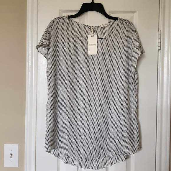 Pleione Printed Cap Sleeve High/Low Top - Picture 3 of 5